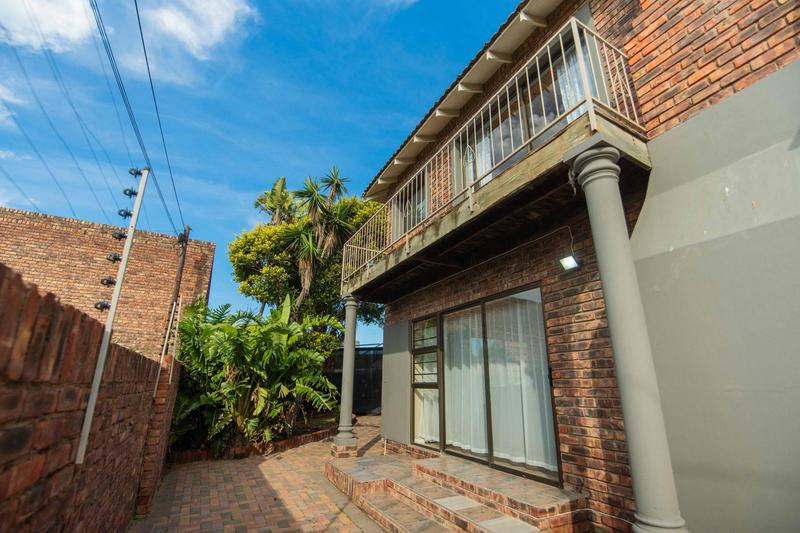 5 Bedroom Property for Sale in Bluewater Bay Eastern Cape
